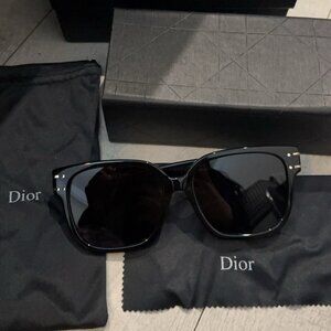 Christian Dior Oversized Black Glam Sunnies – Gold Logo Detail